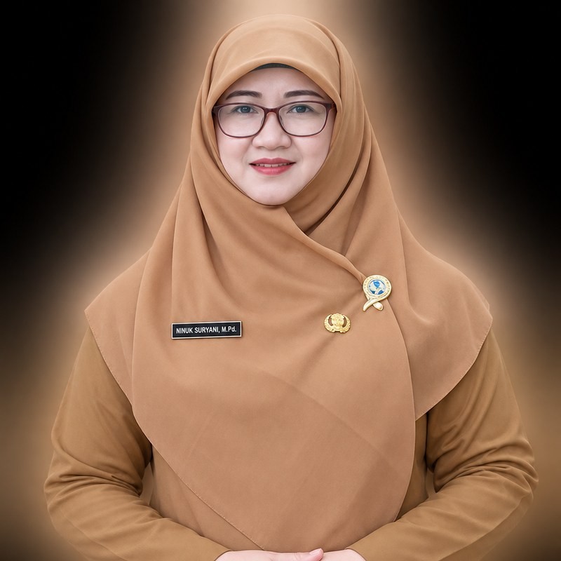 Ninuk Suryani, S.Pd., M.Pd., Kepala SMP Negeri 5 Sragen